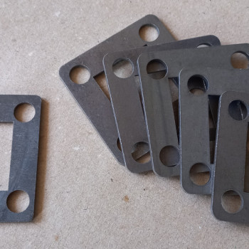 Кріплення з металу