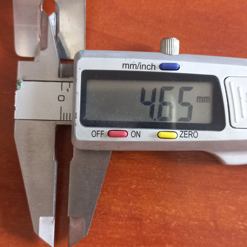 Фінішне нержавіюче кріплення для терас